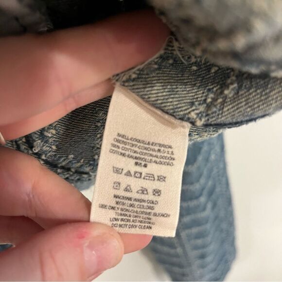 Free People Punched Denim Moto Jacket Herringbone
Blue Jean Jacket Size 4 - Picture 12 of 14